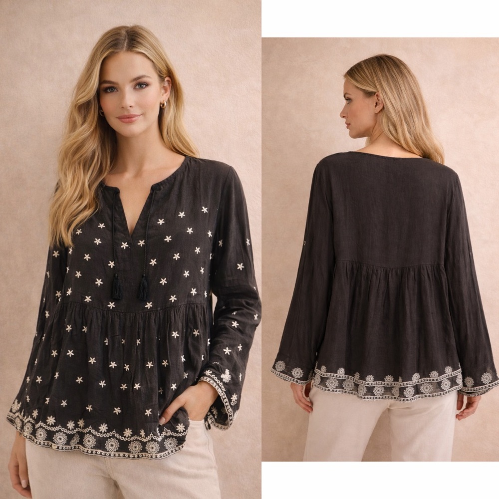 ENTRO Lightweight Spring Top w/V Neck Stars & Beautiful Floral Embroidered Trim!